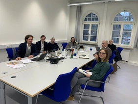 Das Team des Nachhaltigkeits-Campus im Gespräch mit den Bundestagsabgeordneten Bernhard Daldrup (2.v.r.) und Andreas Mehltretter (2.v.l.) (Foto: THI).