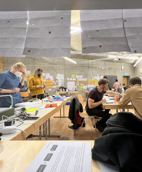 Studierende im Design Labor