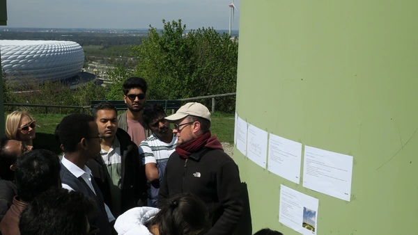 Excursion to the Froettmaning wind power plant